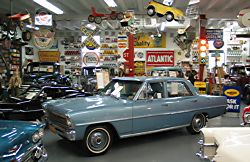 Inside Jerry's Classic Cars Museum (17k image)